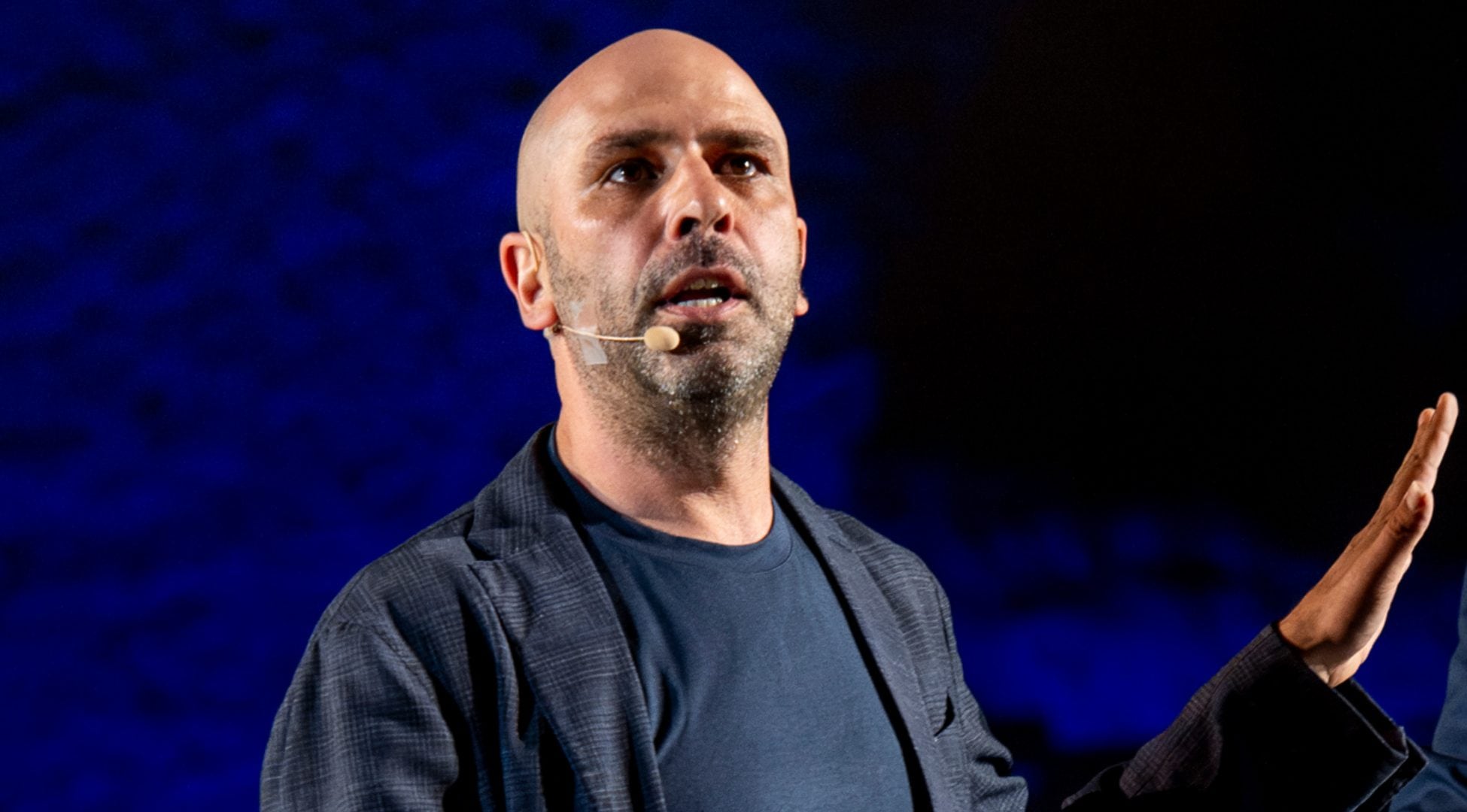 Checco Zalone sfida Avatar al cinema: “Chi è James Cameron? Ci aspettiamo di incassare”