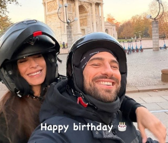 Elisabetta Canalis pubblica la prima foto con Alvise Rigo, la conferma della storia d'amore