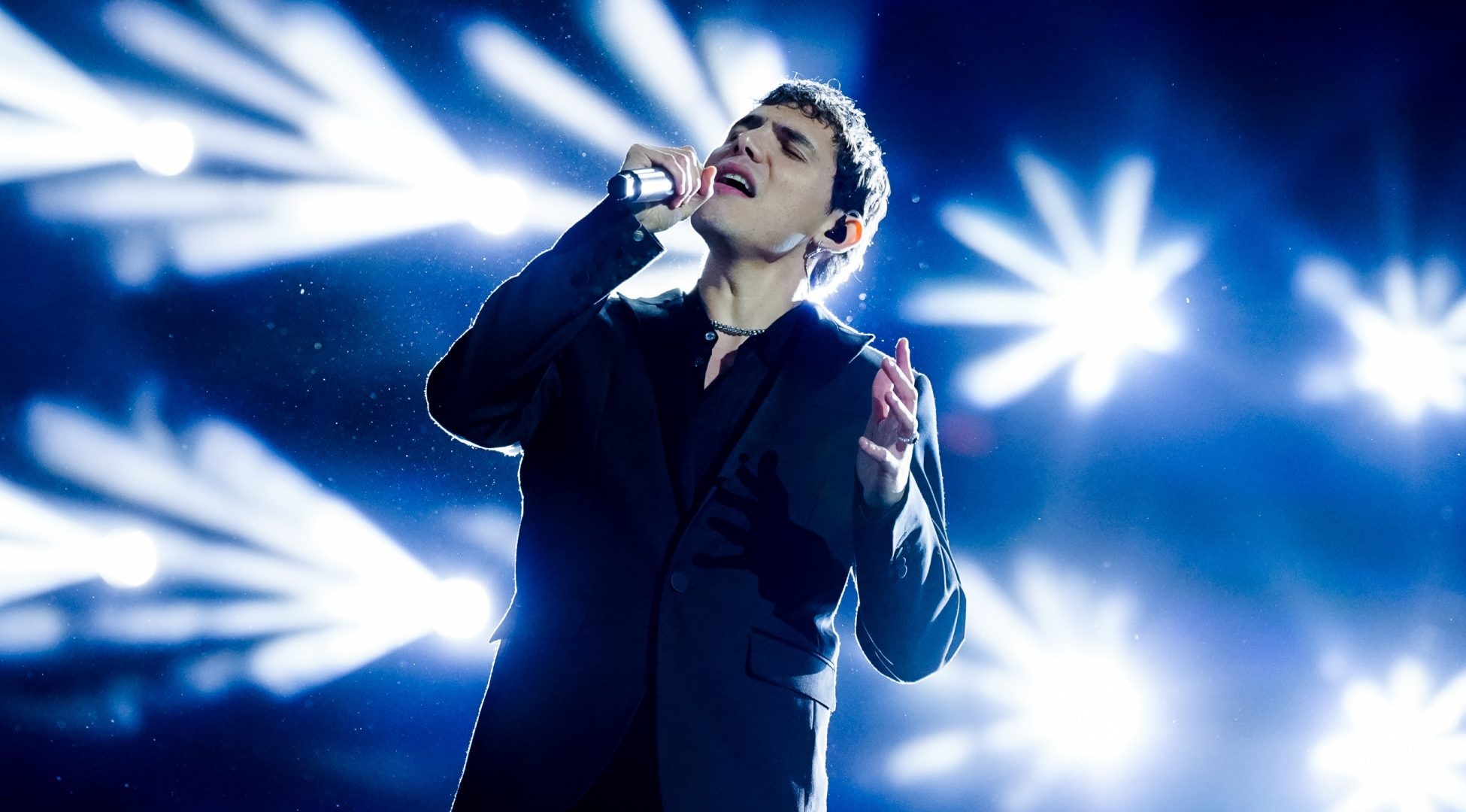 EroCaddeo apre la finale di X Factor 2025: "La mia persona presente tra il pubblico a Napoli"