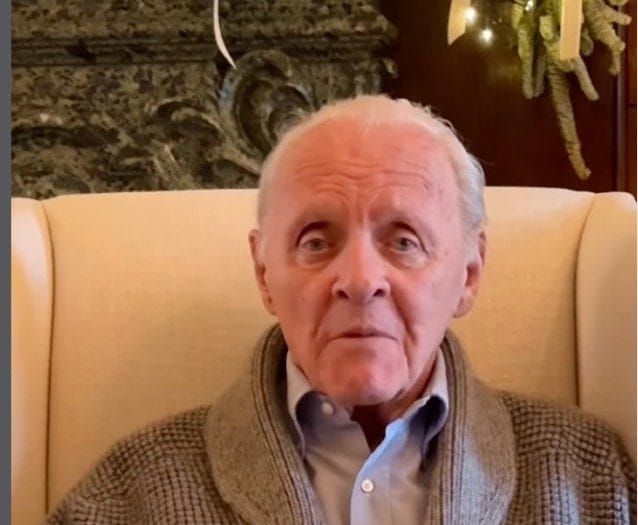 Anthony Hopkins celebra 50 anni di sobrietà: "Ho rischiato di morire. Scegliete la vita non il contrario"