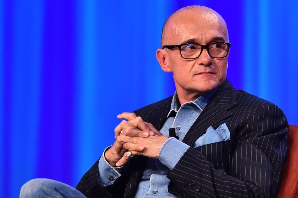 Alfonso Signorini indagato per violenza sessuale ed estorsione dopo la denuncia di Antonio Medugno