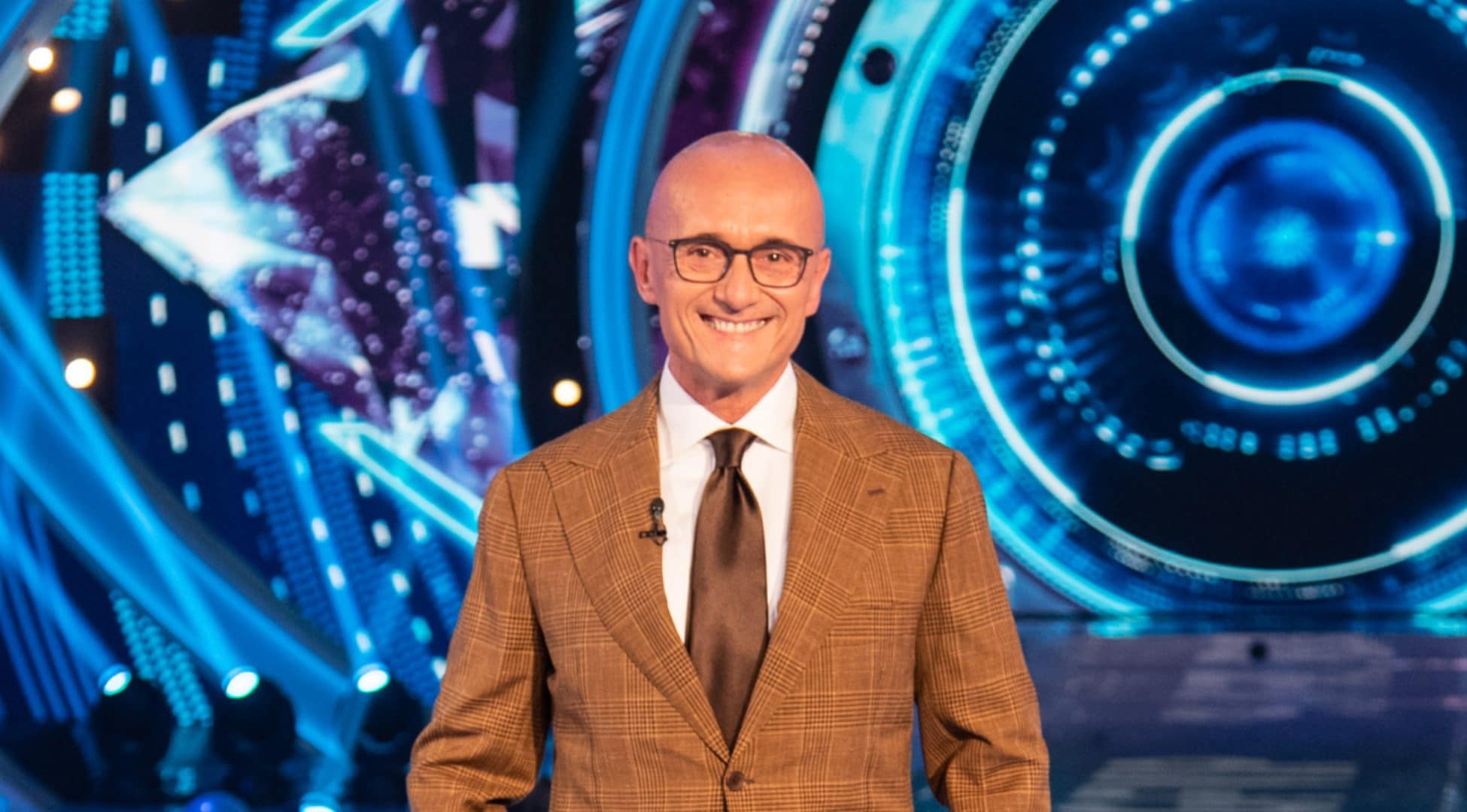 Corona annuncia nuove rivelazioni sul caso Signorini: "Lo sai cosa bisogna fare per entrare nel GF?”