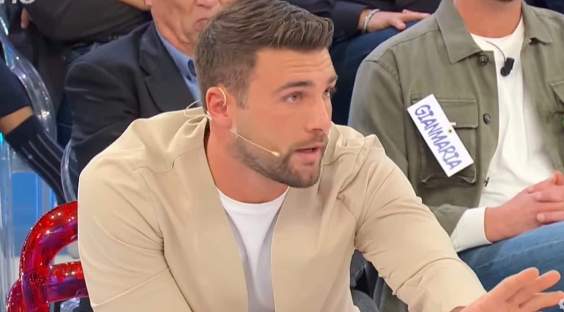 Anticipazioni Uomini e Donne 9 dicembre: Flavio Ubirti pronto alla scelta, tra pochi giorni concluderà il suo trono