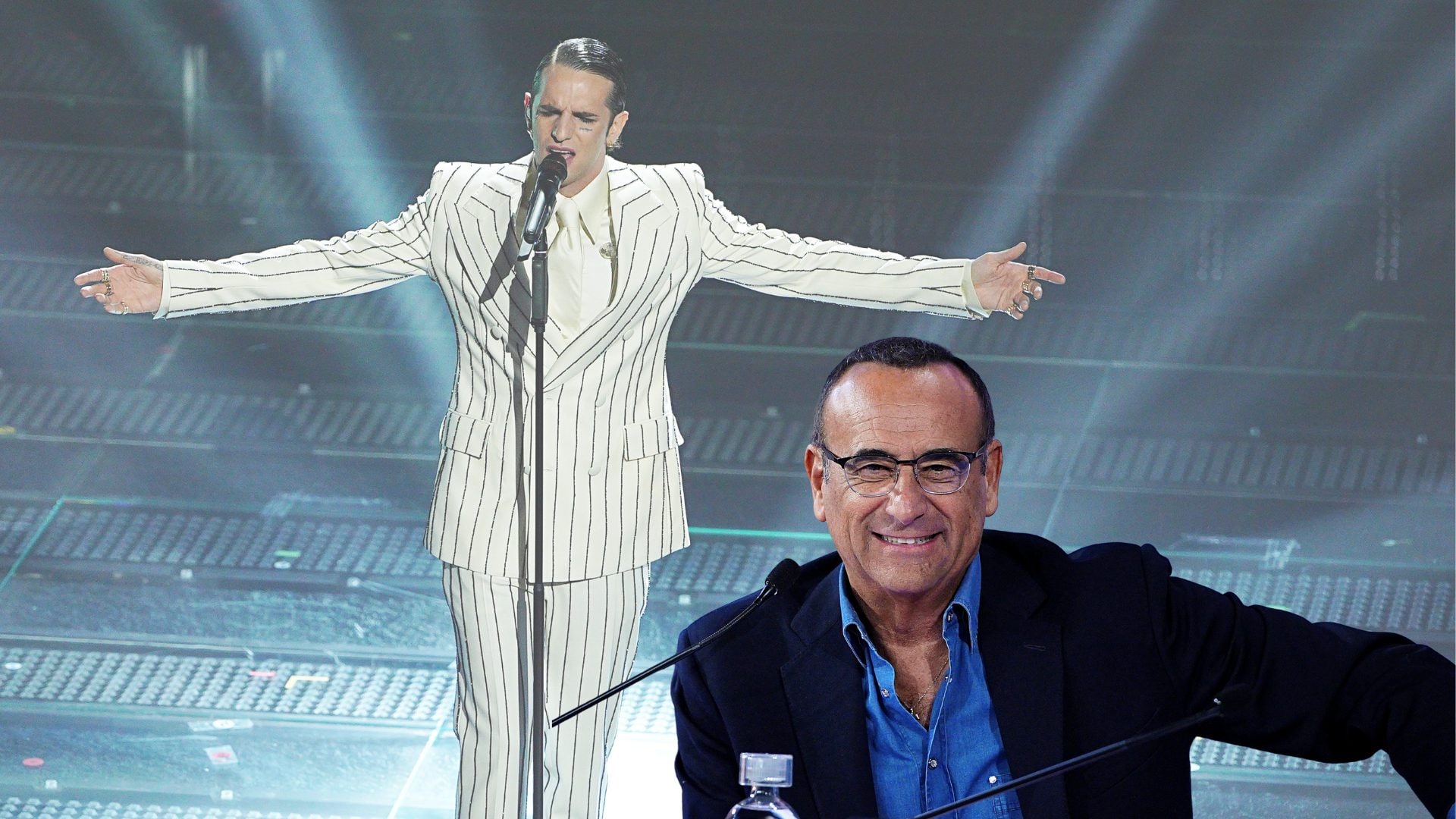 Achille Lauro a Sanremo per i ragazzi di Crans Montana: il messaggio di Carlo Conti che lascia sperare