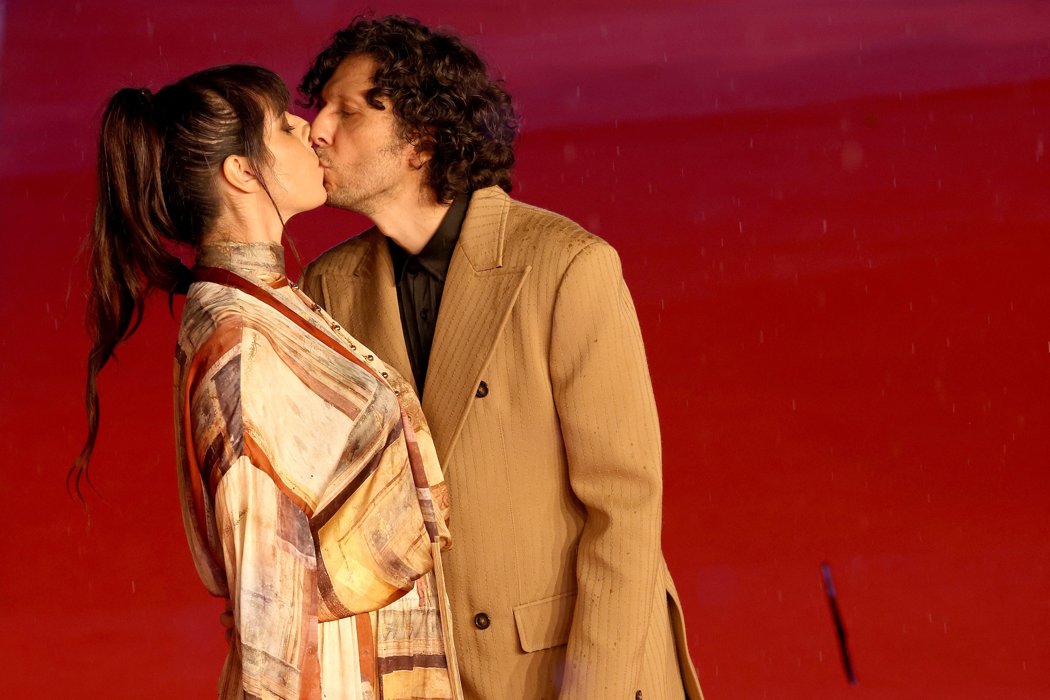 Ermal Meta insieme a Chiara Sturdà