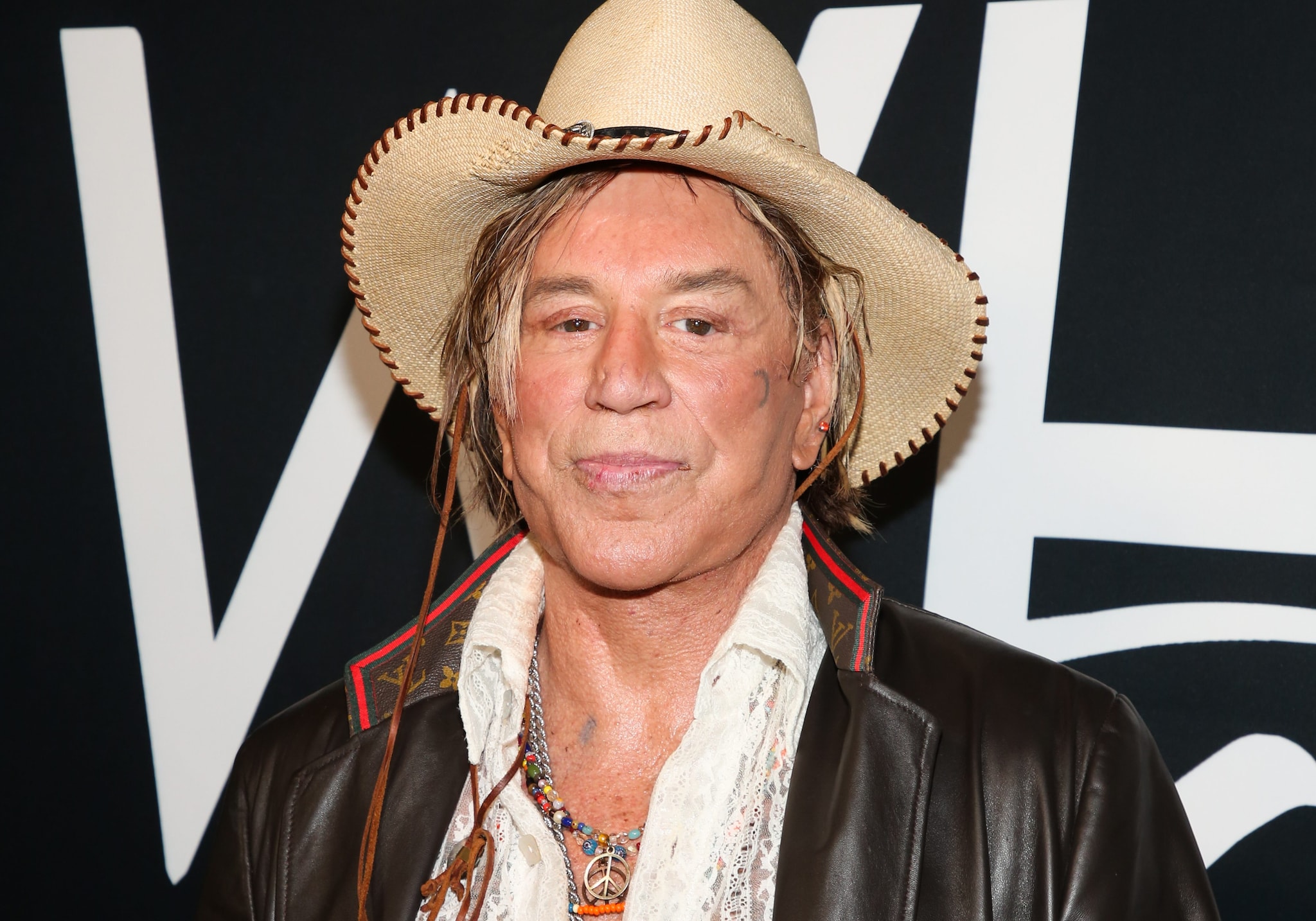 Mickey Rourke rischia lo sfratto e lancia una raccolta fondi: deve pagare oltre 50mila dollari di affitto