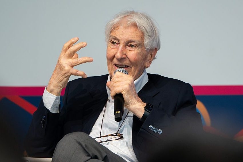 Corrado Augias: “A 91 anni sono un testimone del tempo. Meloni? Un demonietto. Elkann senza strumenti culturali”