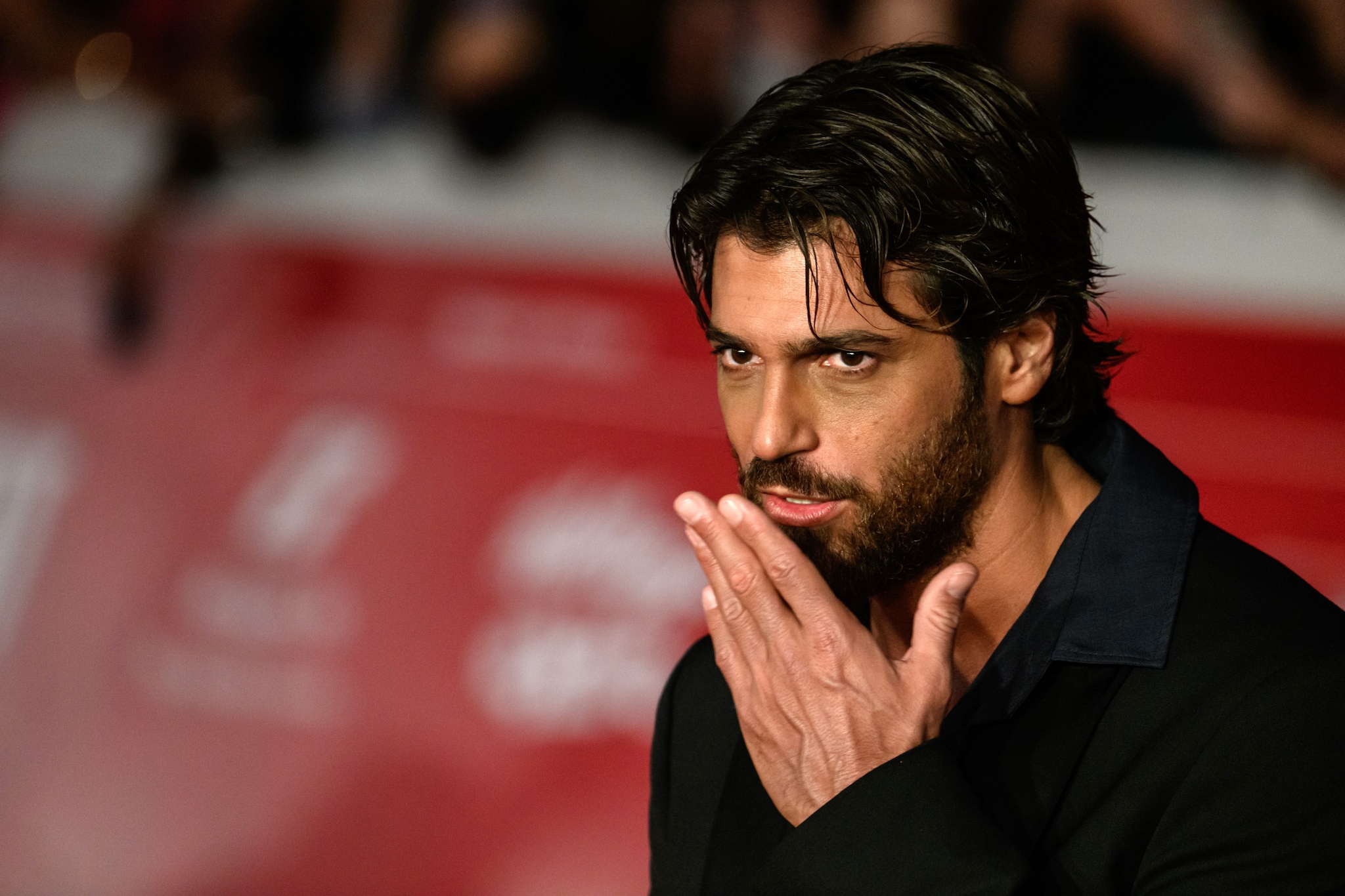 Can Yaman è stato già rilasciato a Istanbul: nessun mandato d'arresto per l'attore