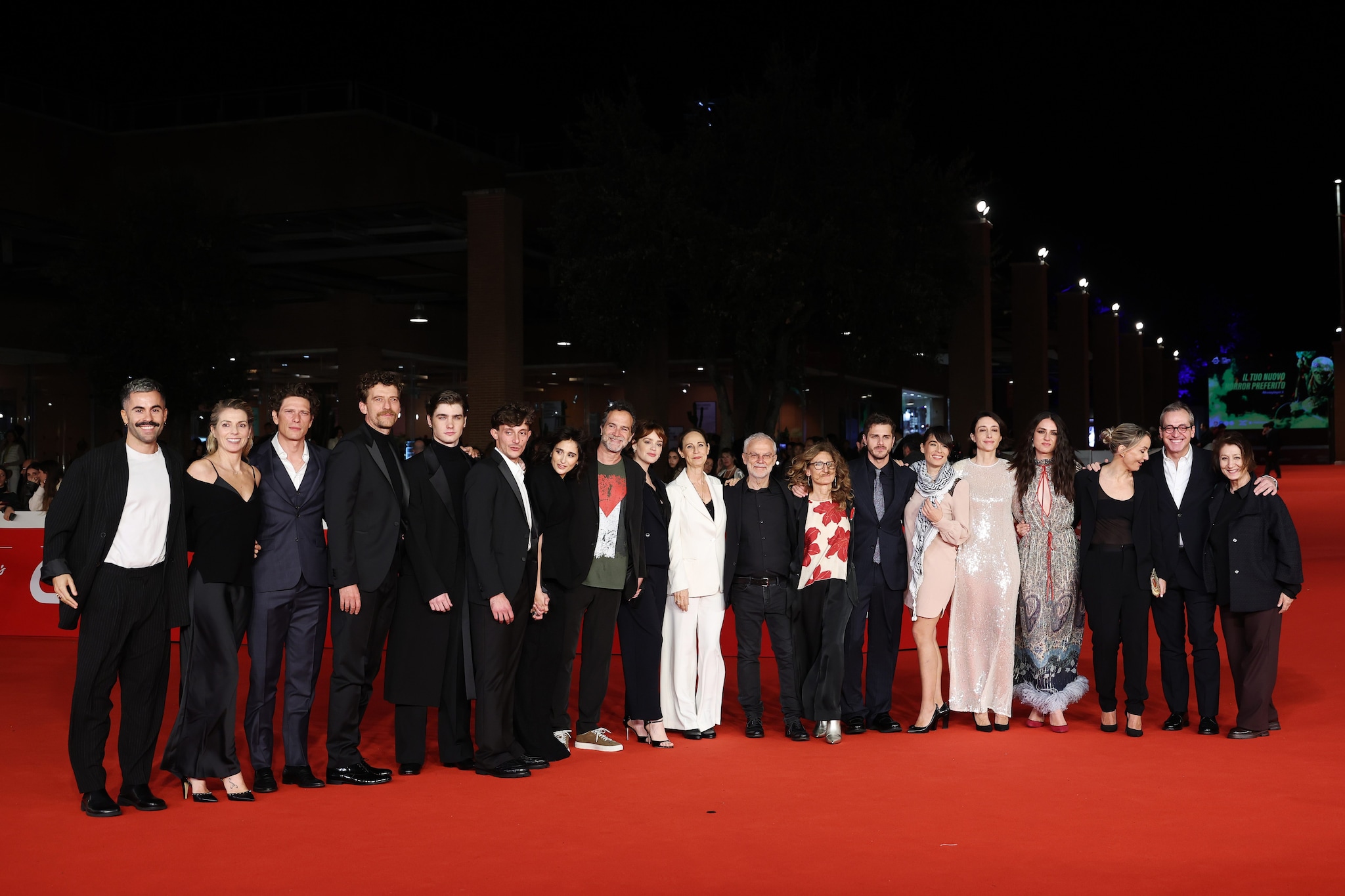 Il cast di Prima di noi sul red carpet del Festival del Cinema di Roma