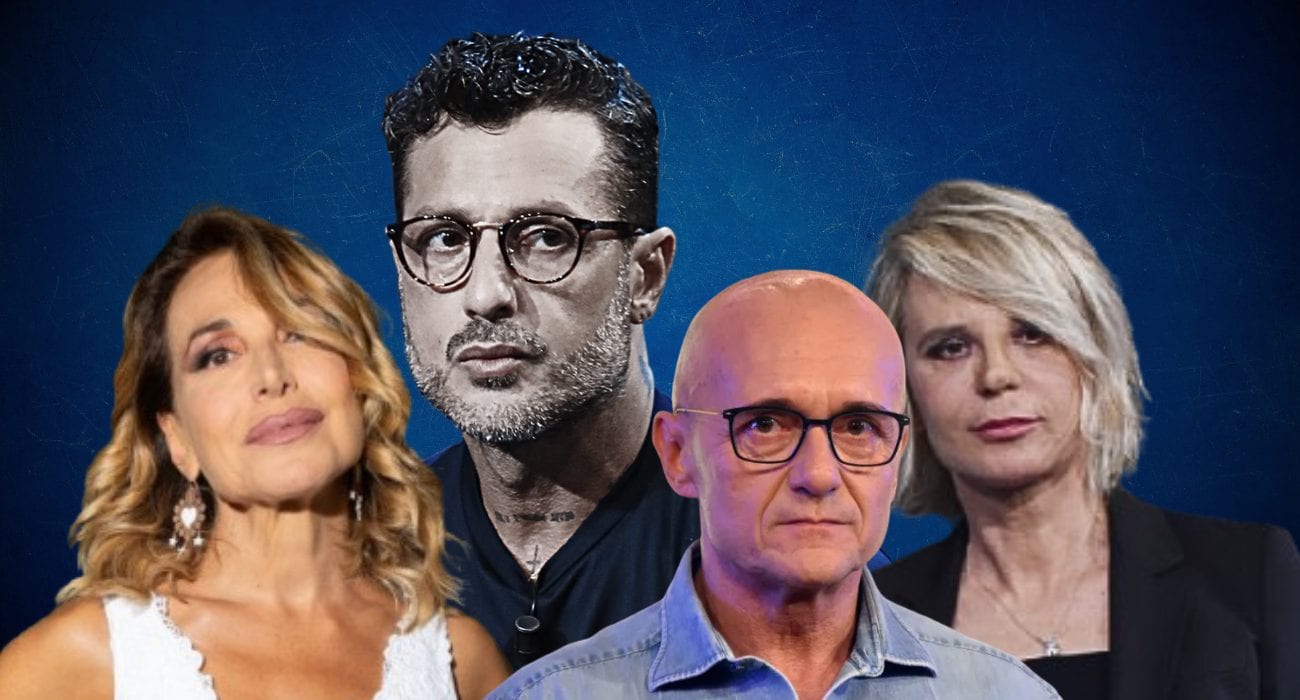 Corona ignora il tribunale e parla di Signorini e Mediaset: "I problemi tra De Filippi e D'Urso e il veto di Marina"