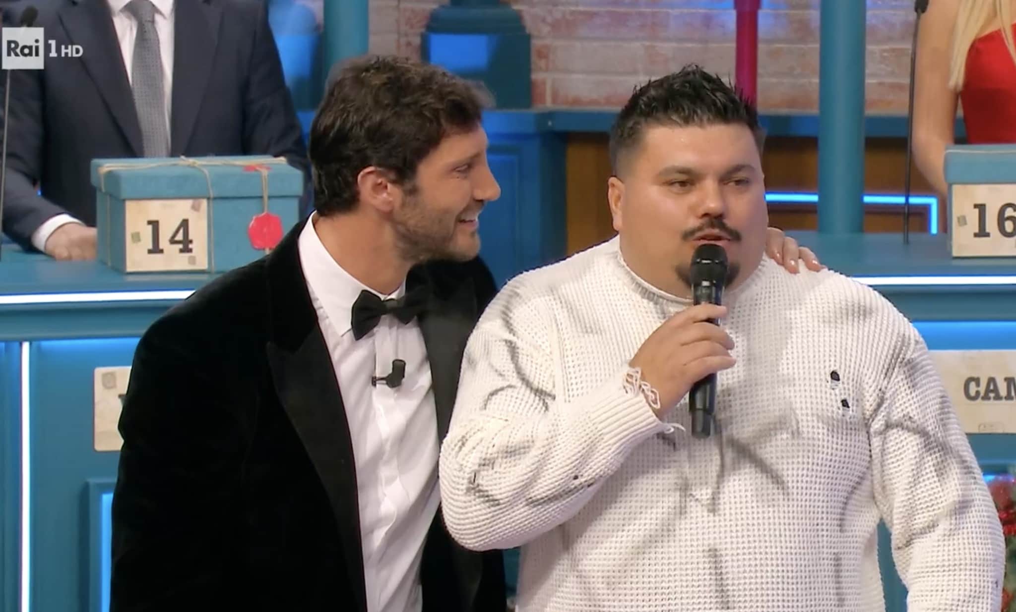 Banfy ad Affari Tuoi, il neomelodico di Bam Bam: "Canto in napoletano ma sono di Tortona, questa musica è universale"