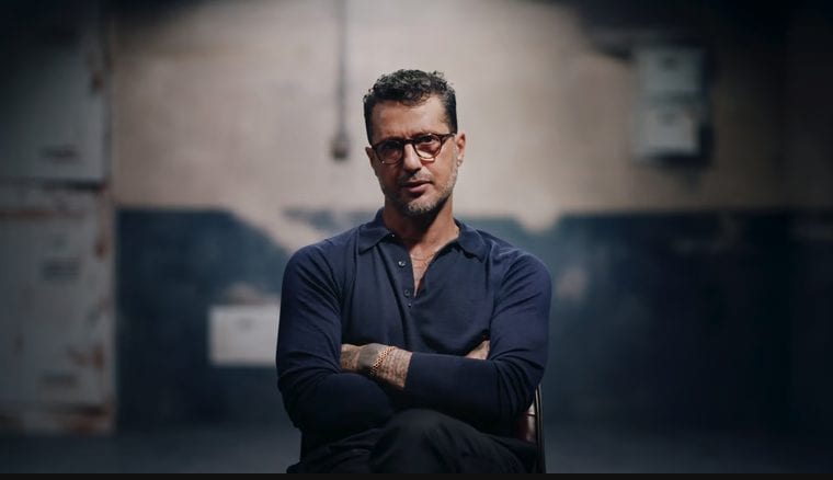 Fabrizio Corona con "Io sono notizia" su Netflix: esce oggi la docu-serie sulla sua vita, in pieno scandalo Signorini