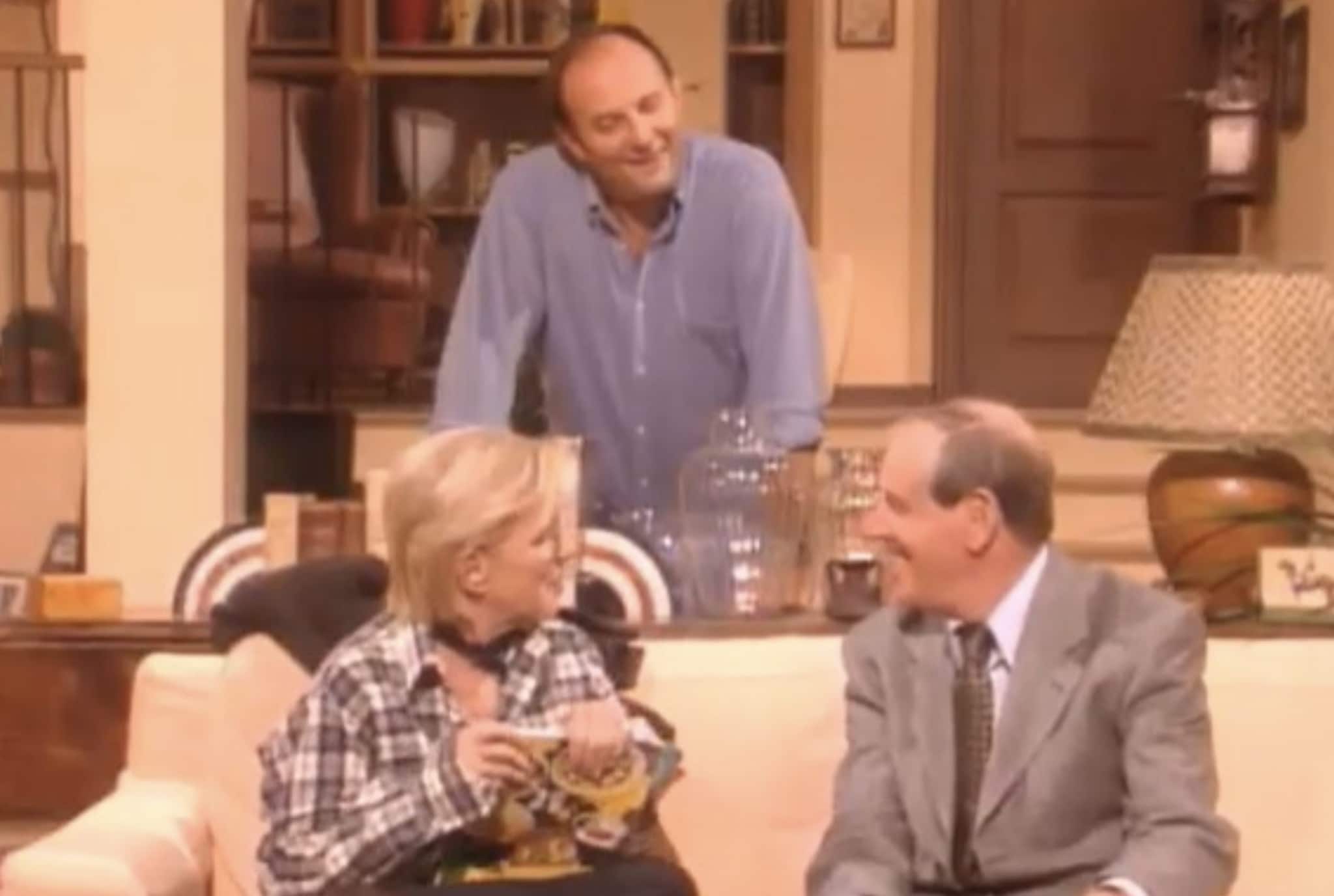 Una scena della sit–com "Io e la mamma"