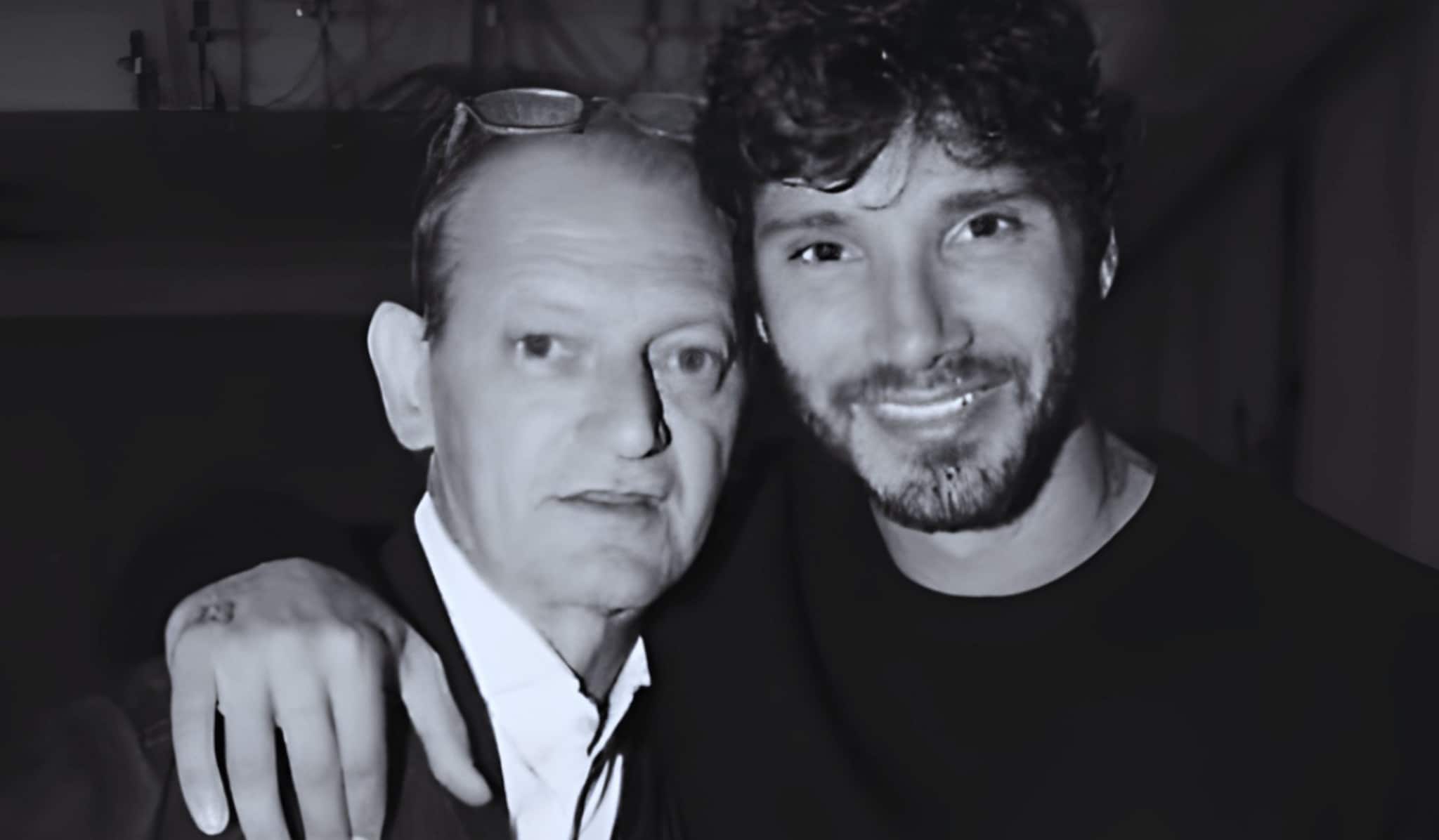 Affari Tuoi in onda nel giorno del lutto per Stefano De Martino, puntata registrata con avviso agli spettatori