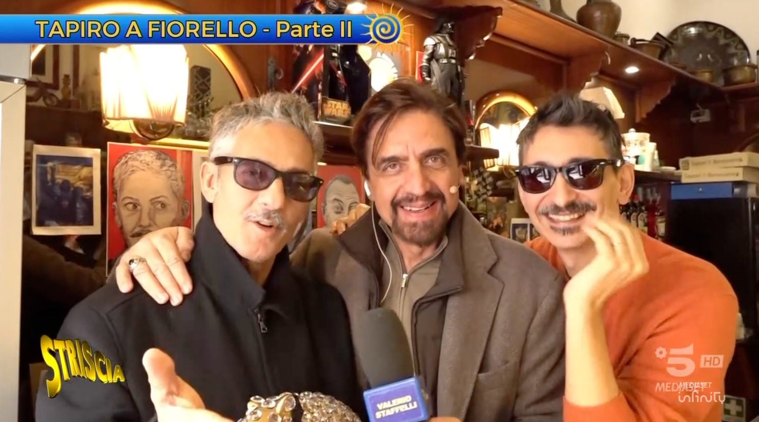 Tapiro a Fiorello da Striscia La Notizia: "Non faccio scandali, ma so più segreti di Corona. Riguardano Mediaset"