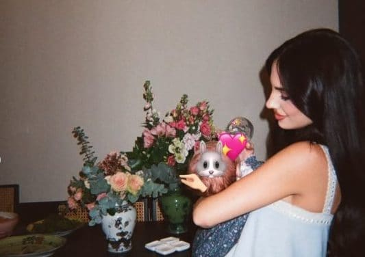 Giulia De Lellis: "Non tocco mia figlia se sono truccata. Mi sento in colpa ad allontanarmi da lei quando lavoro"