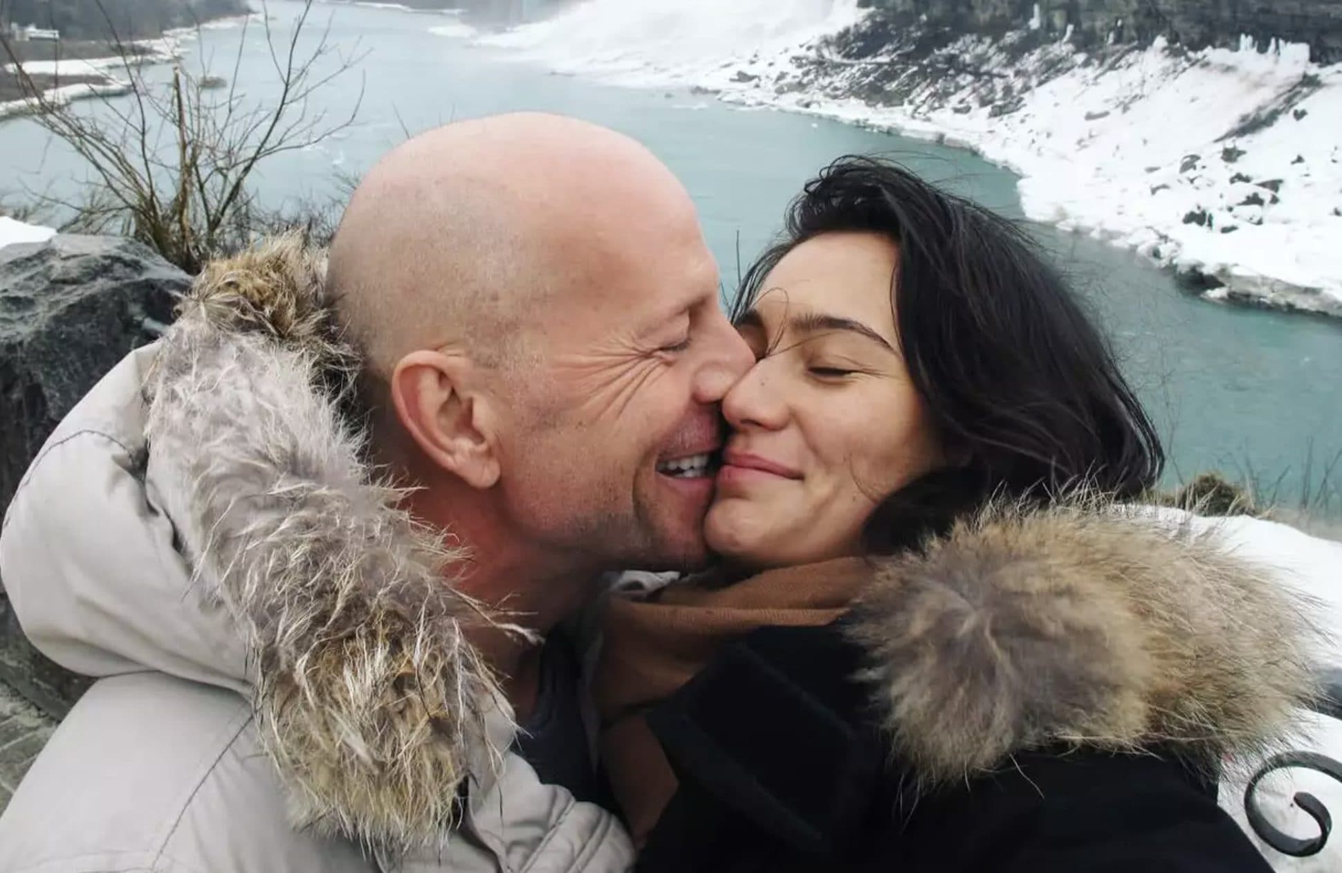 Bruce Willis non sa di essere malato: le condizioni di salute dell'attore peggiorano, rivela la moglie