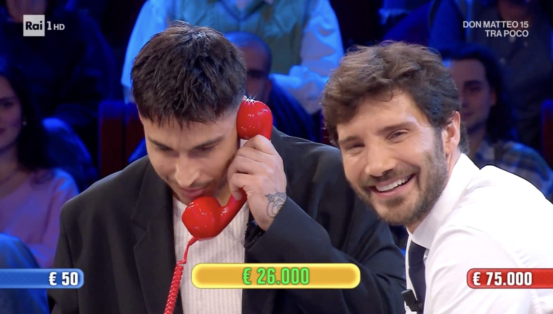 Ad Affari Tuoi, il Dottore chiede di parlare al telefono con Enrico: "Perché hai accettato la mia offerta?"