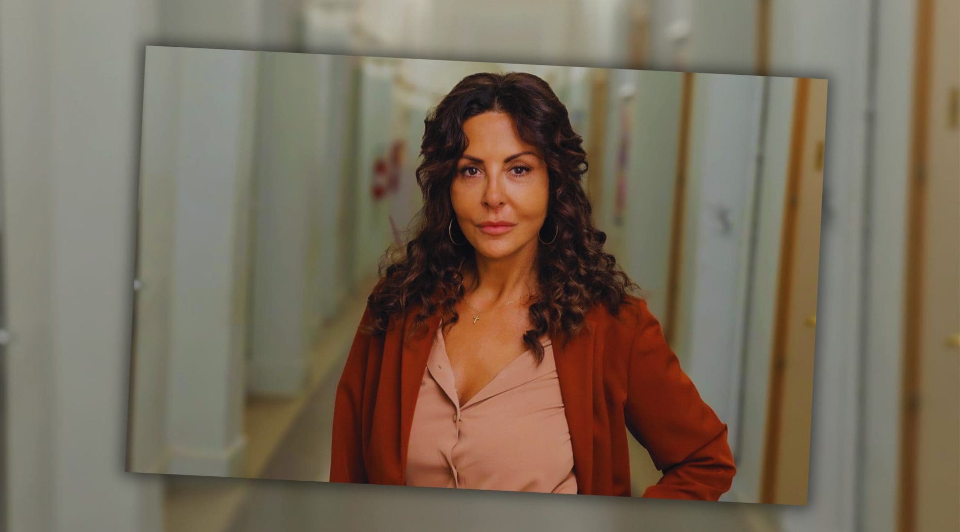 Il trionfo di Sabrina Ferilli è una magnifica notizia, ma Mediaset adesso lancia due fiction in due giorni: perché è un errore