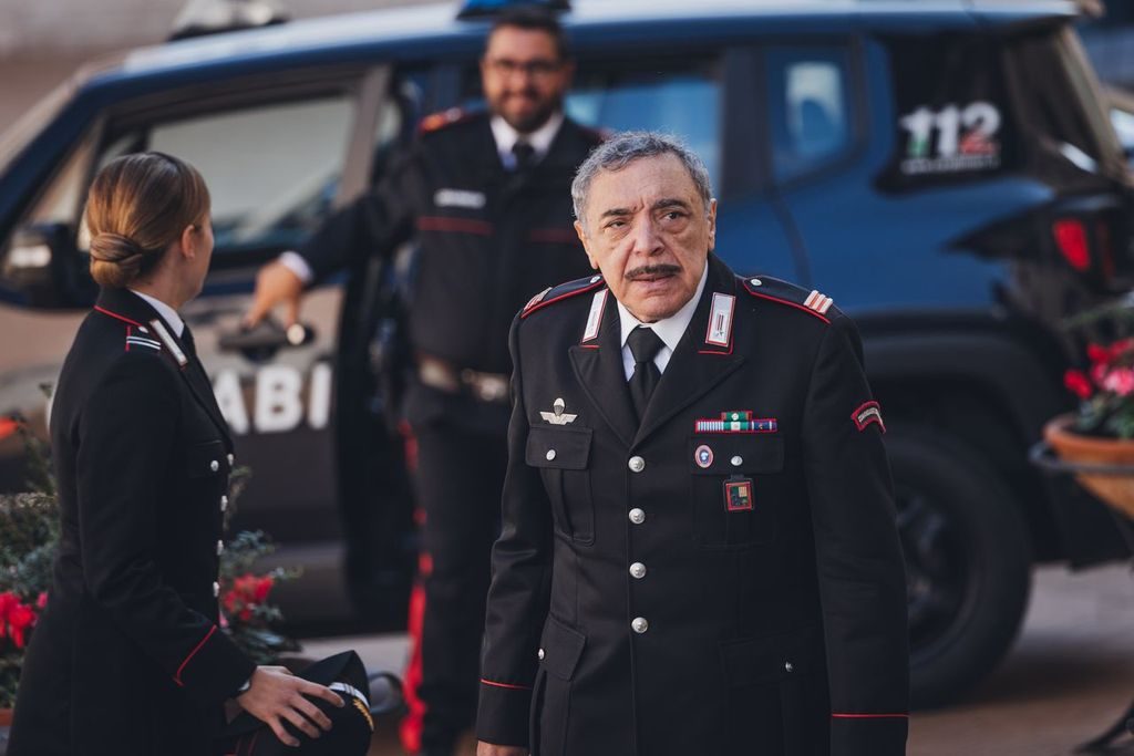 Don Matteo 15, anticipazioni terza puntata del 22 gennaio: Cecchini vuole aiutare il Capitano a tutti i costi