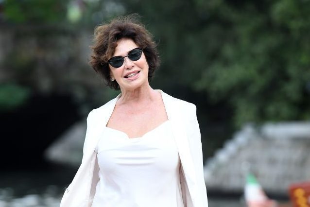 Corinne Clery: "Penso al matrimonio. Il rapporto con mio figlio è perso, ma non è mai stato violento con me"