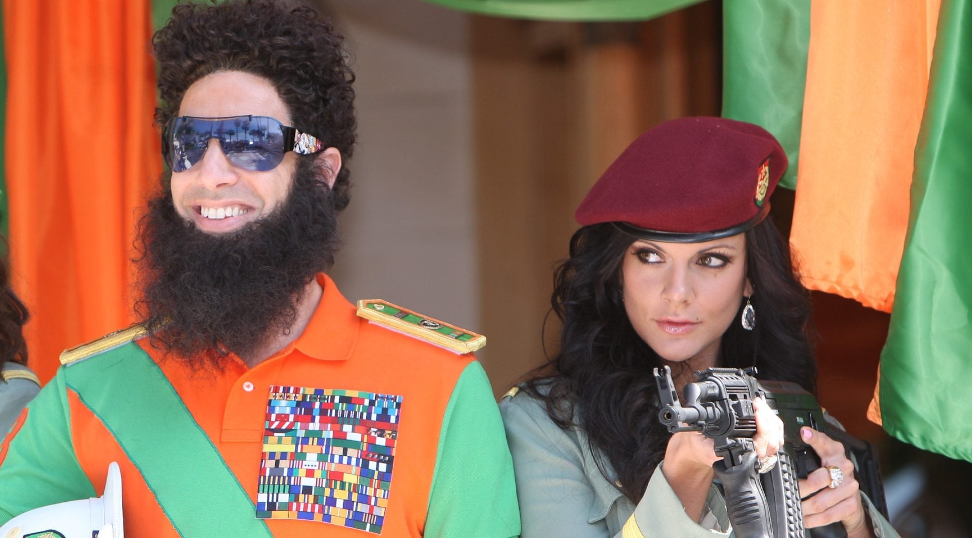 Le foto di Jessica Moretti a Cannes: posava armata con Sacha Baron Cohen nel 2012