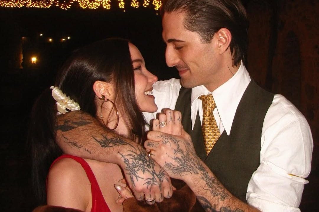 Dove Cameron svela i retroscena sulla proposta di matrimonio di Damiano David: "Ero struccata e in pigiama"