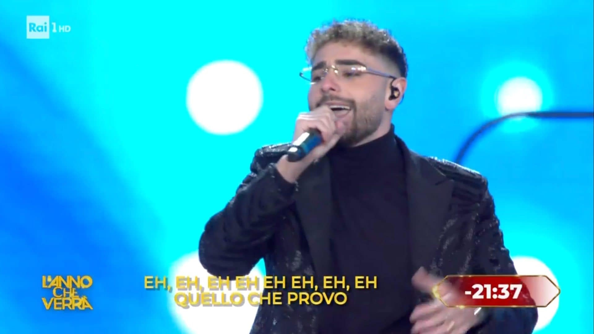 "Rocco Hunt in diretta a L'anno che verrà" ma il palco è vuoto e lui è a Reggio Calabria: cosa è successo davvero