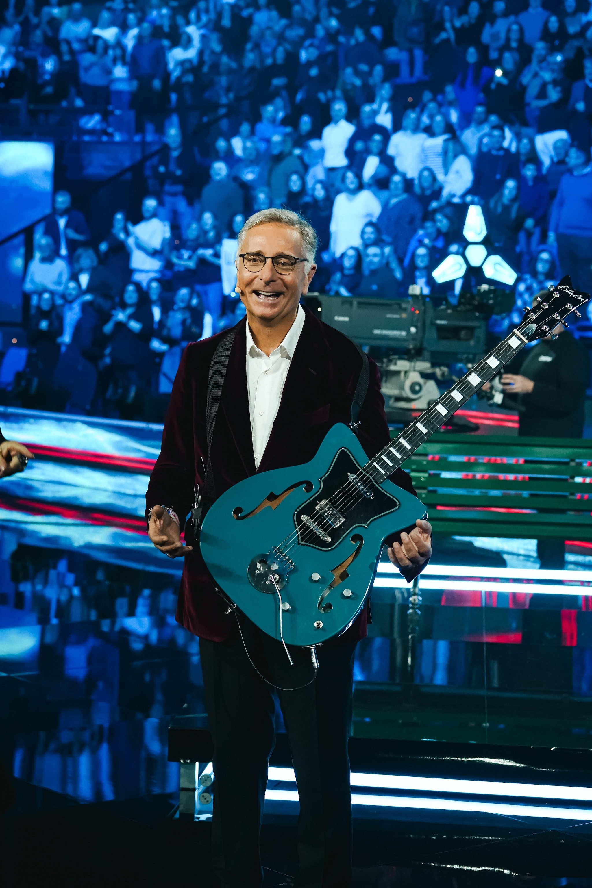 Paolo Bonolis conduce Taratatà, lunedì 16 febbraio in onda l’ultima puntata