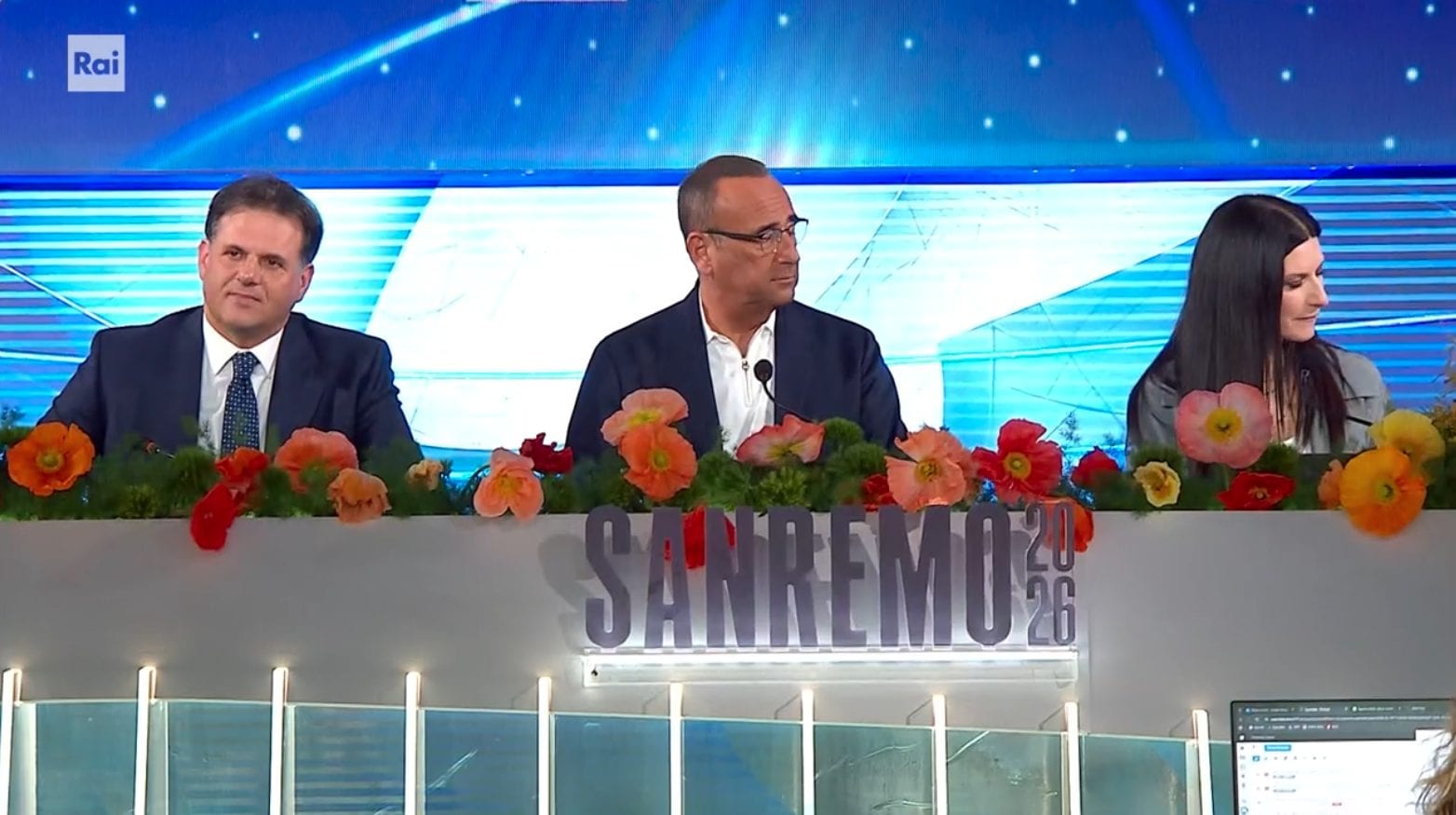 Carlo Conti e Laura Pausini in conferenza stampa a Sanremo