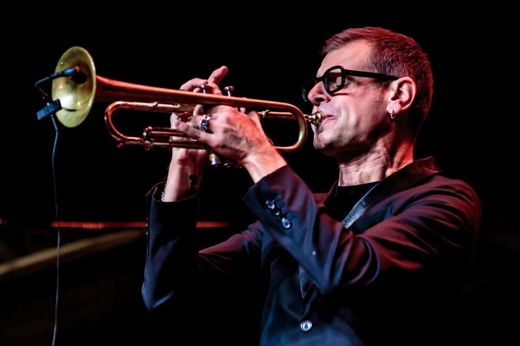 Chi è Fabrizio Bosso, il trombettista che duetta con Dargen D’Amico e Pupo a Sanremo 2026