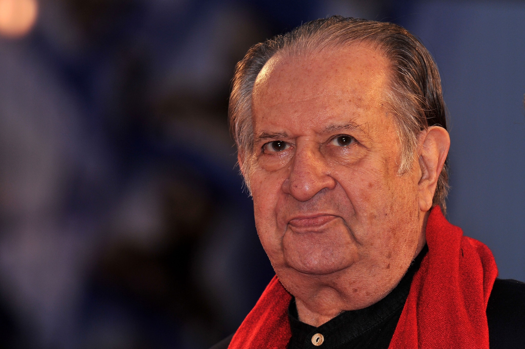 Tinto Brass bloccato a Isola Farnese dopo le frane, l'appello: "Sembra un nuovo lockdown, non posso fare 141 scalini"