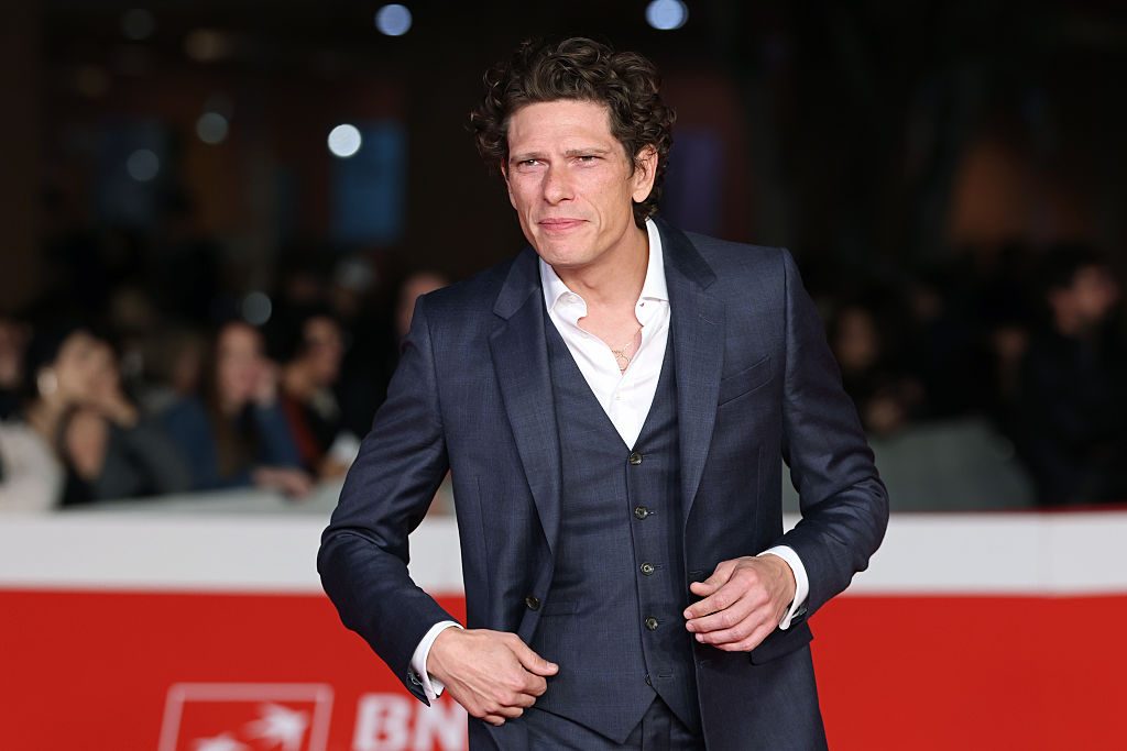 Matteo Martari: "Prima di fare l'attore ho lavorato per diventare panettiere. Una fidanzata non ce l'ho"