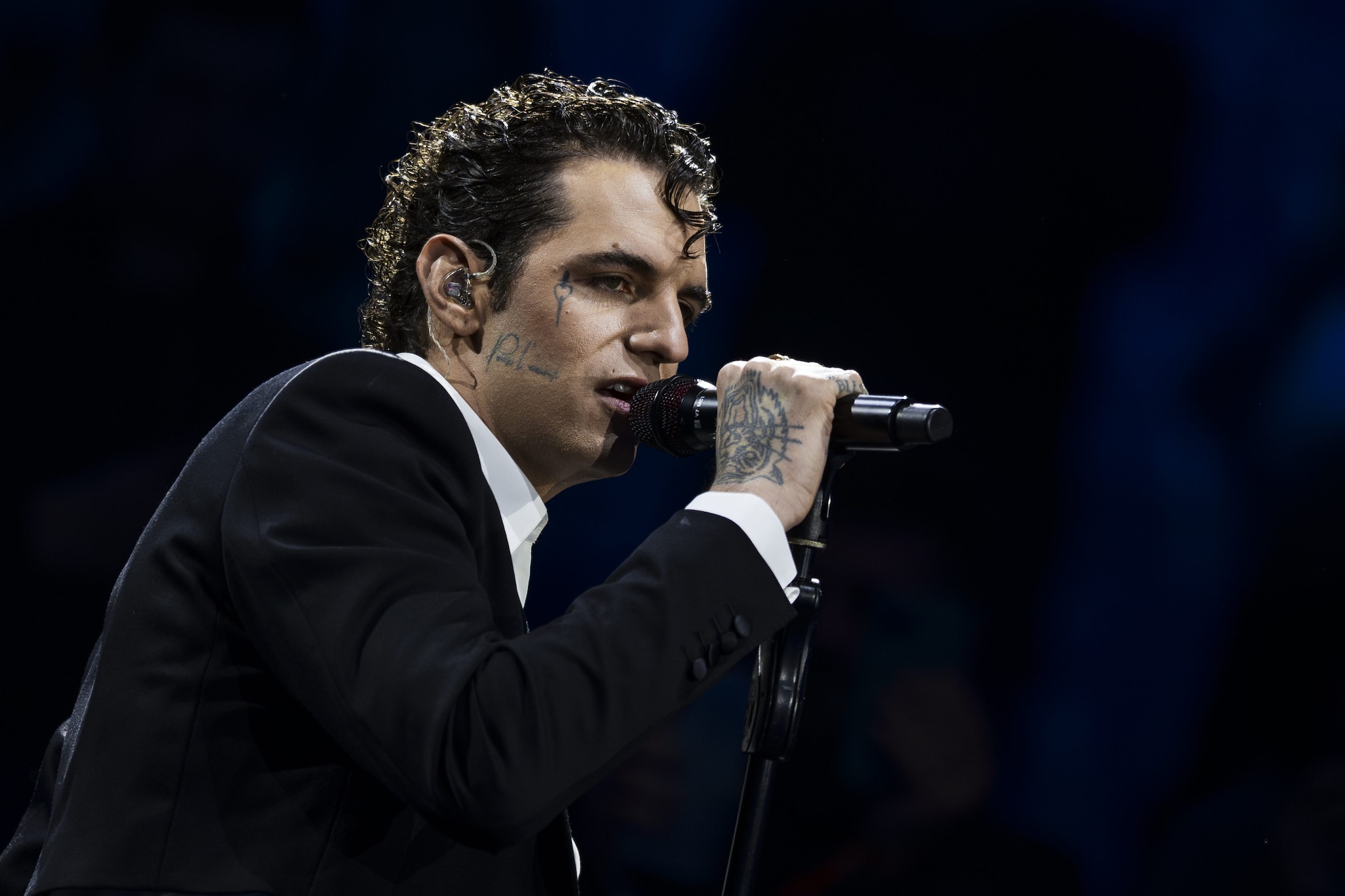 Achille Lauro ospite della cerimonia di chiusura delle Olimpiadi Milano Cortina 2026: "Sono onorato"