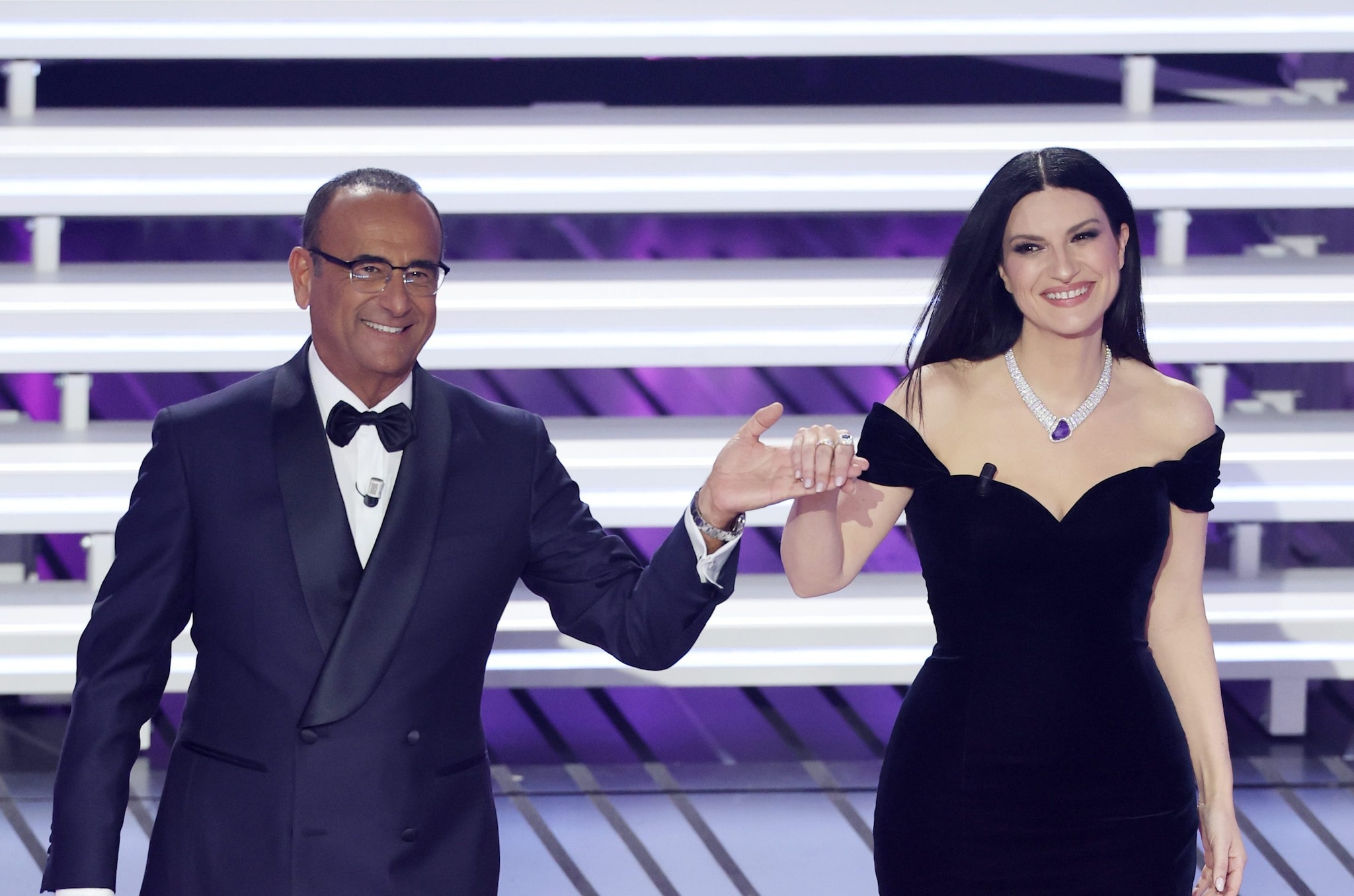 Ascolti tv martedì 24 febbraio: i dati della prima serata di Sanremo 2026 e il confronto con l'anno scorso
