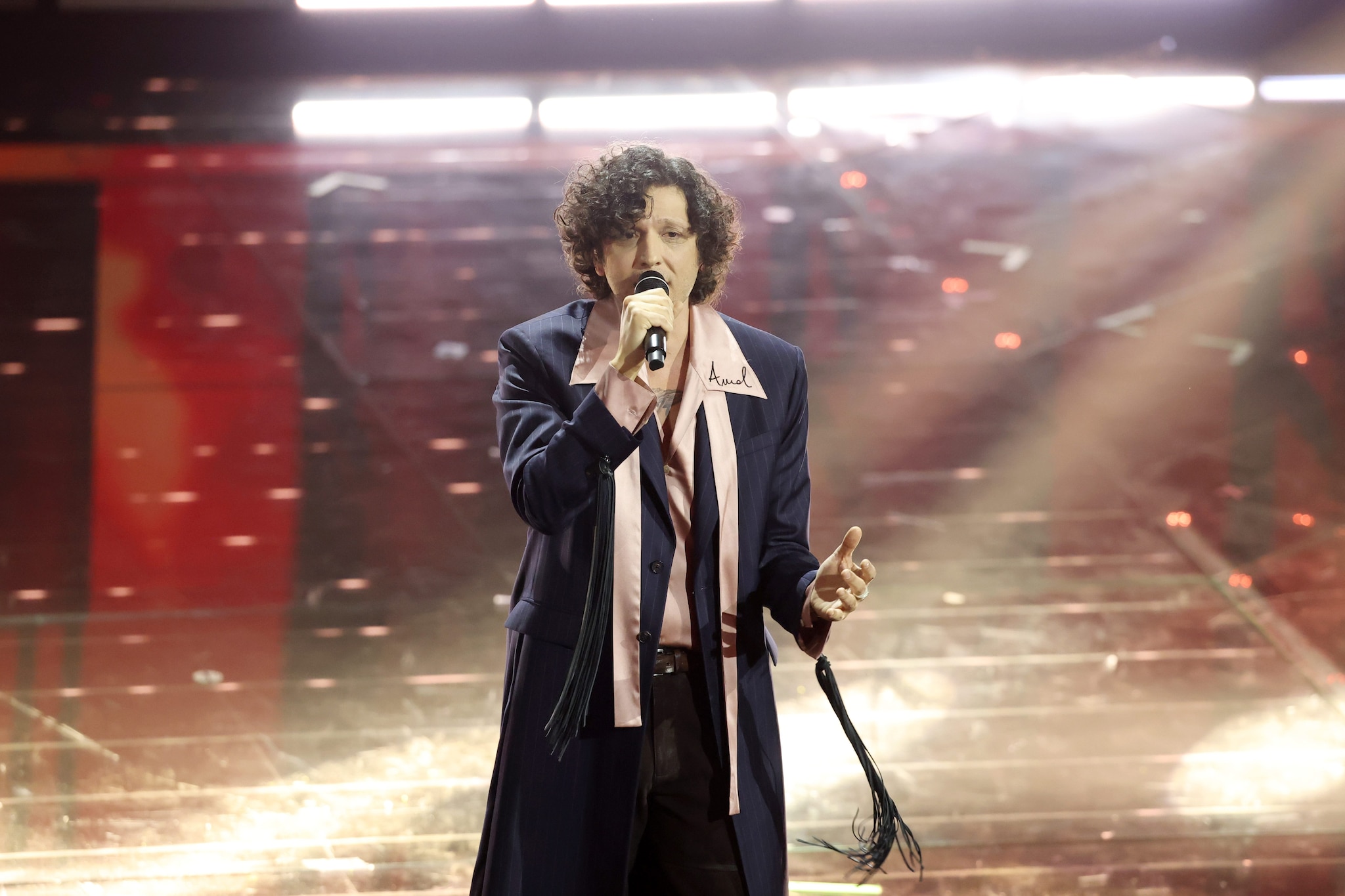 Ermal Meta: "È una bestemmia quello che succede a Gaza. All'Eurovision urlerei a Israele la mia canzone"