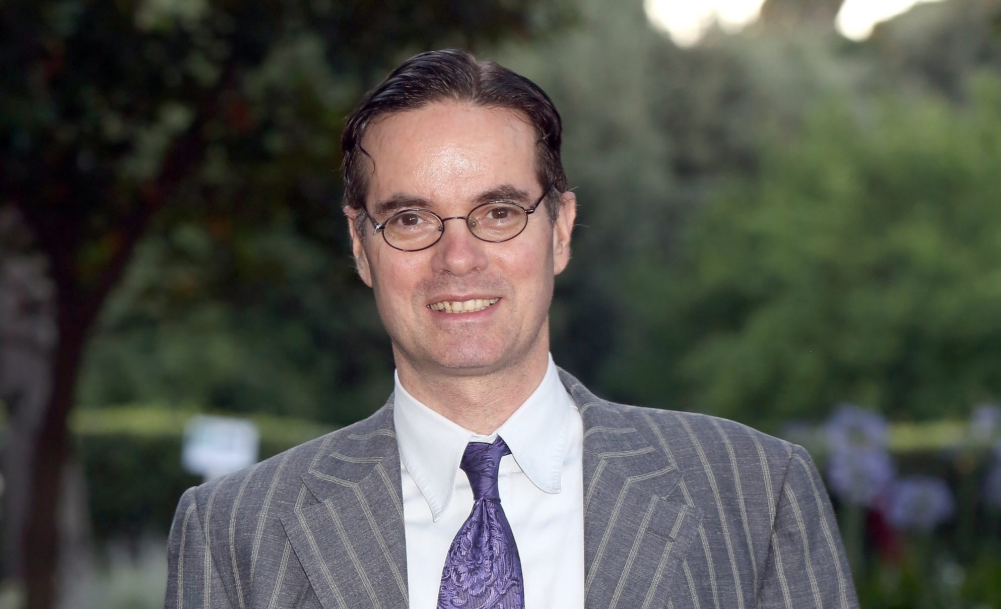 Malore per Klaus Davi, salta l'ospitata ad Agorà: "Forte affaticamento", come sta ora il giornalista