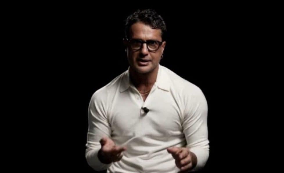 Fabrizio Corona rilancia Falsissimo dopo il blocco da Mediaset: "Fuori domani con 30 minuti inediti"