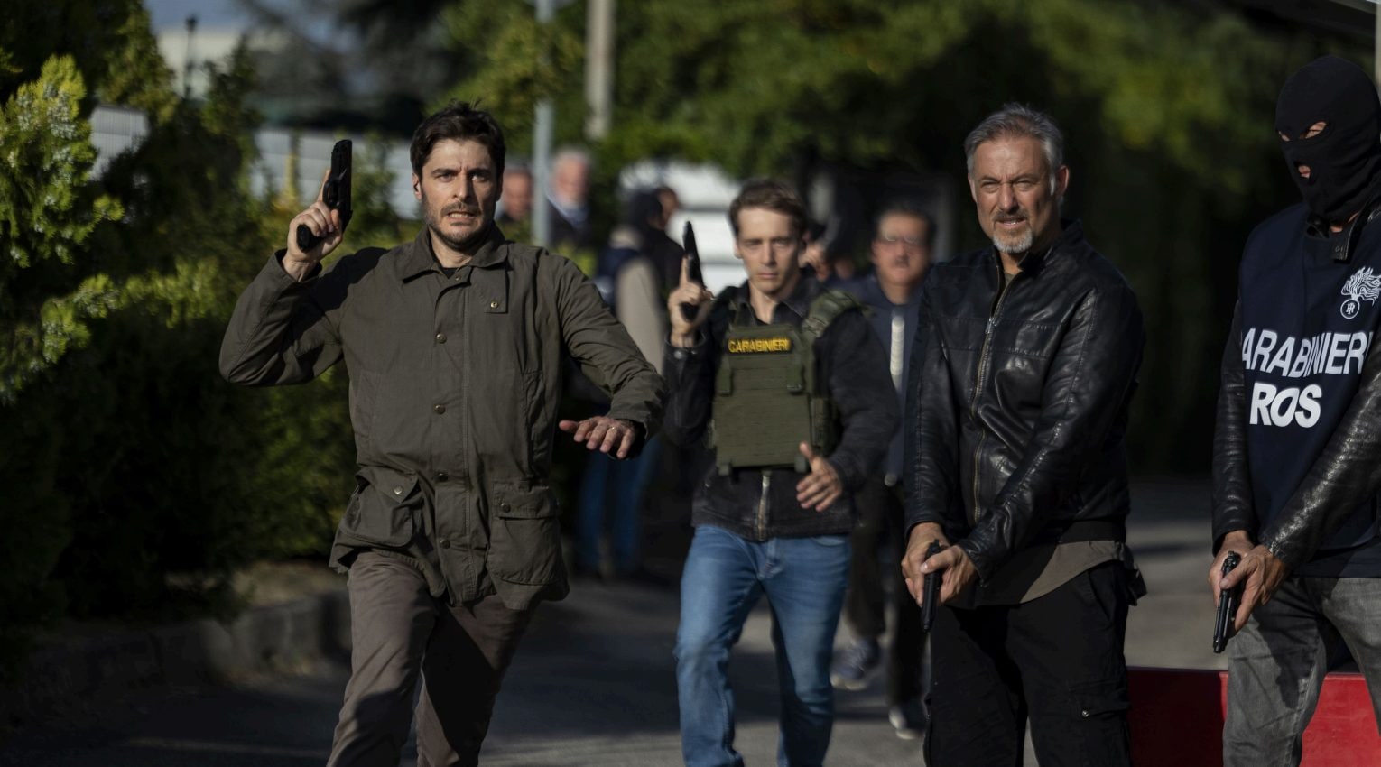 L'Invisibile, la serie sulla cattura di Matteo Messina Denaro: la storia, il cast e quante puntate sono