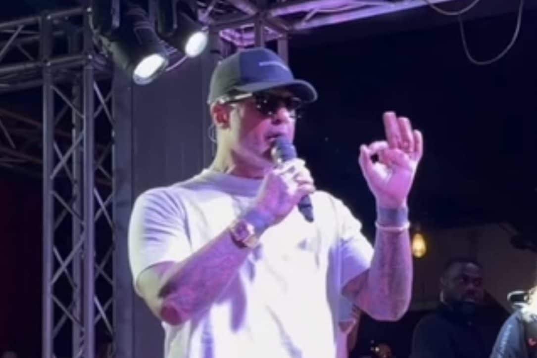 Corona risponde a Mediaset dopo la causa per 160milioni: "Se vado a processo, tutti imputati con me"