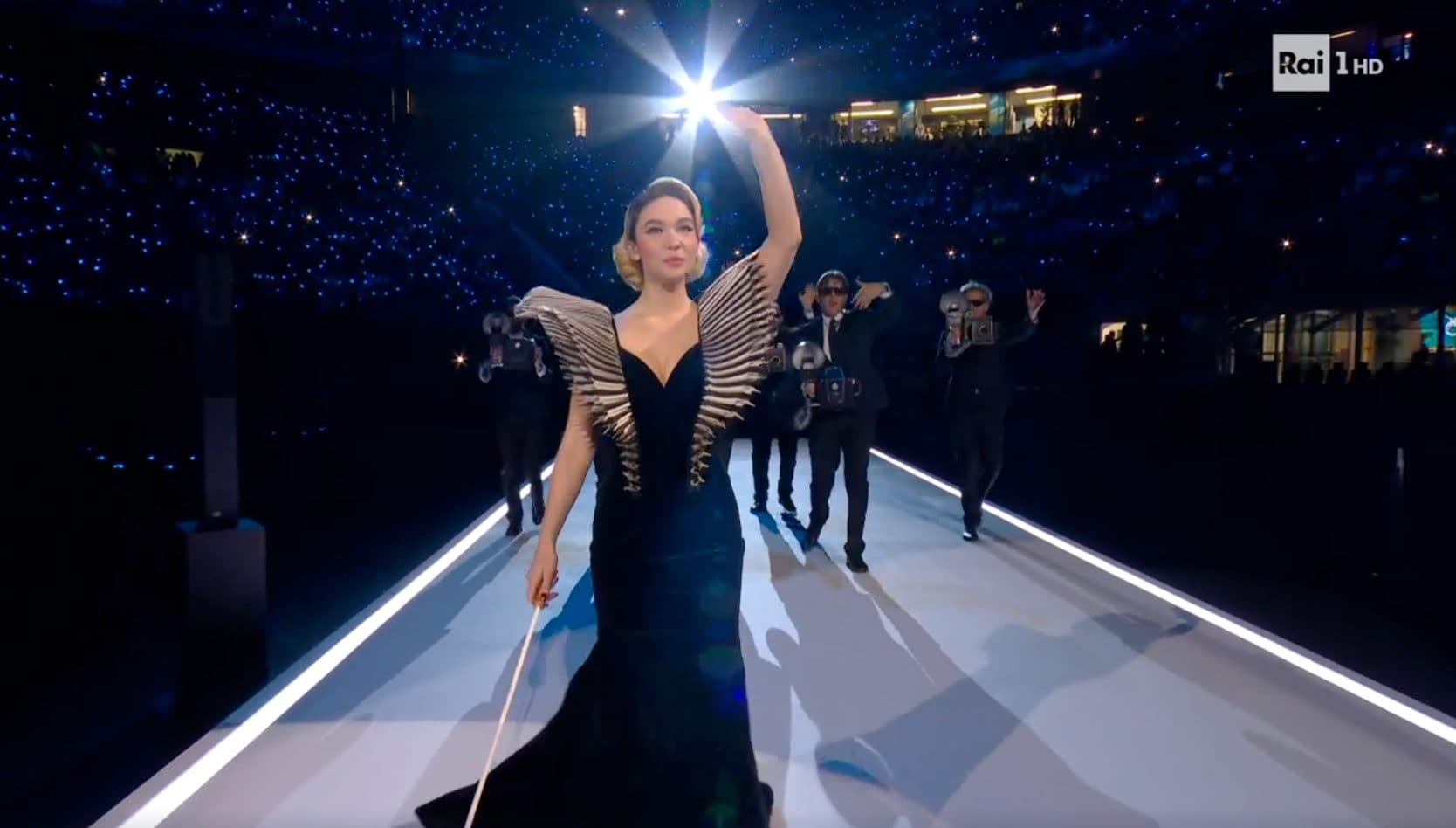 Gaffe di Rai 1 durante l'apertura delle Olimpiadi 2026: gli errori in telecronaca su stadio e Matilda De Angelis