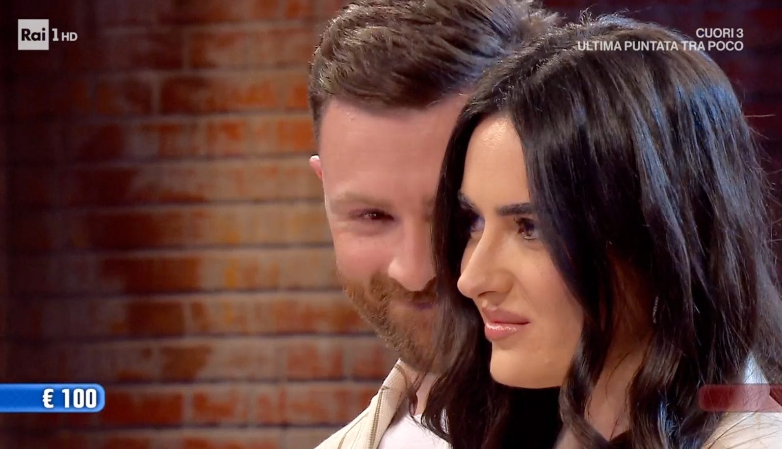 Sara ad Affari Tuoi rifiuta l'assegno finale e perde tutto, De Martino la provoca: "Avevi detto zero rimorsi"