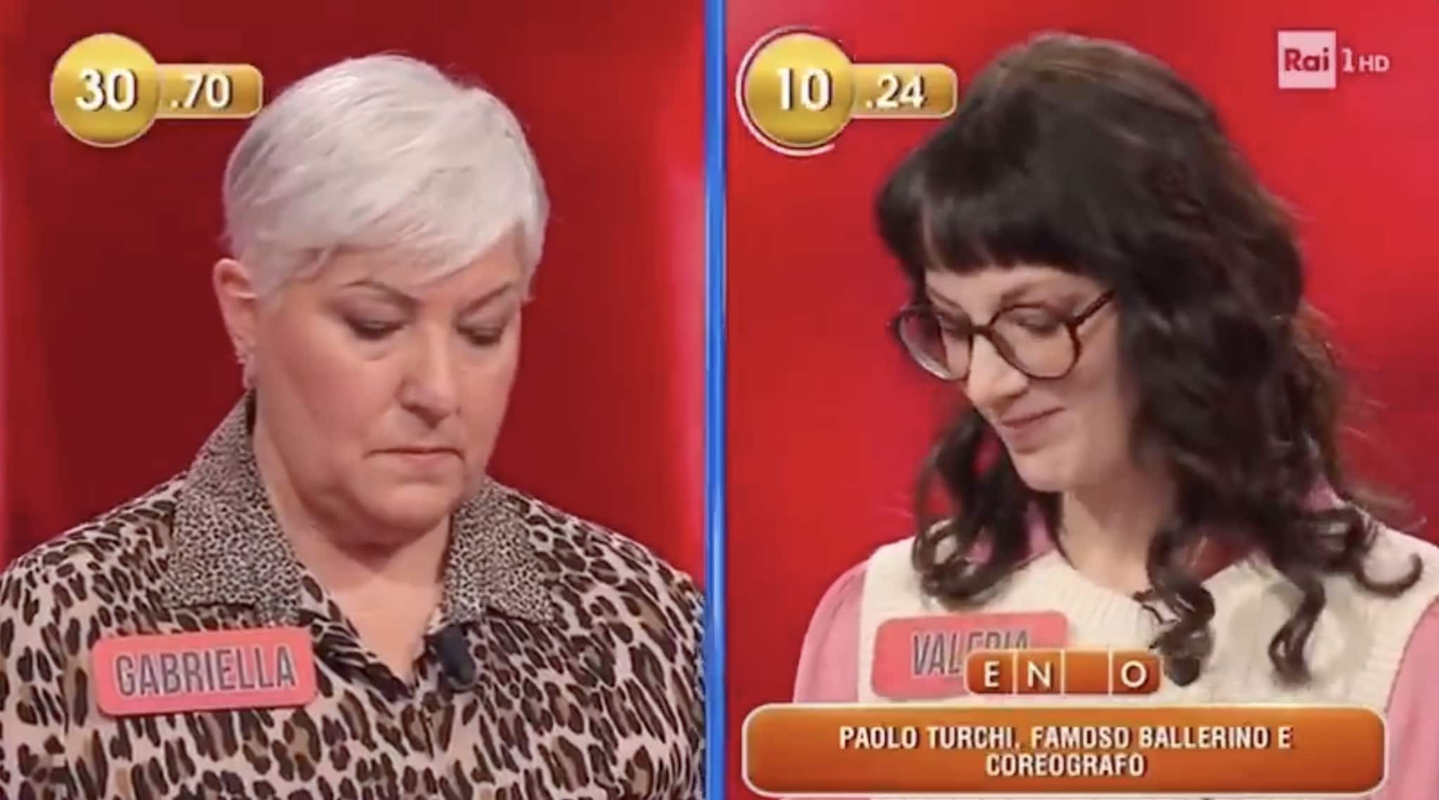 La concorrente dell'Eredità non ricorda il nome di Enzo Paolo Turchi e perde la manche, Liorni: "Che peccato"