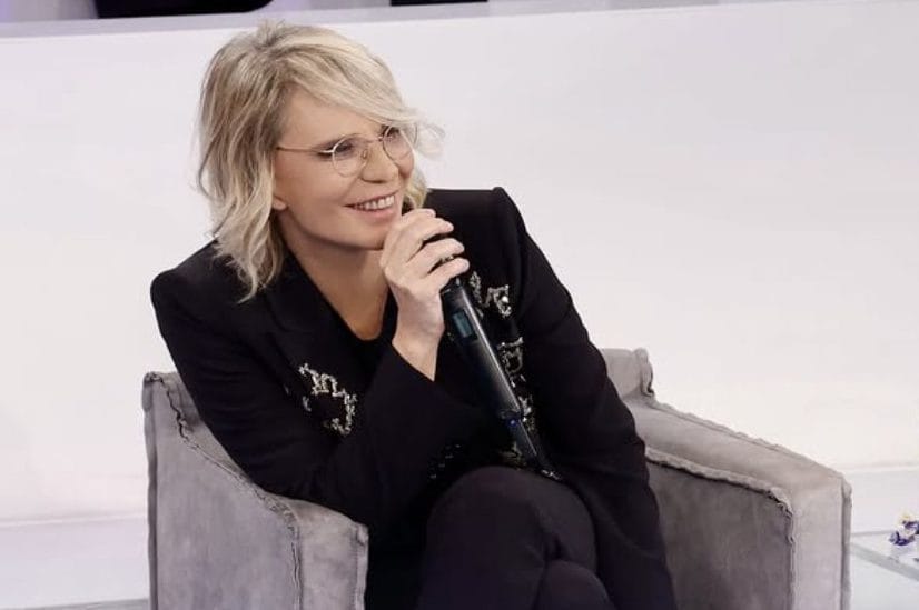 Amici 25, anticipazioni puntata del 22 febbraio: un allievo al Serale, gli ospiti in studio