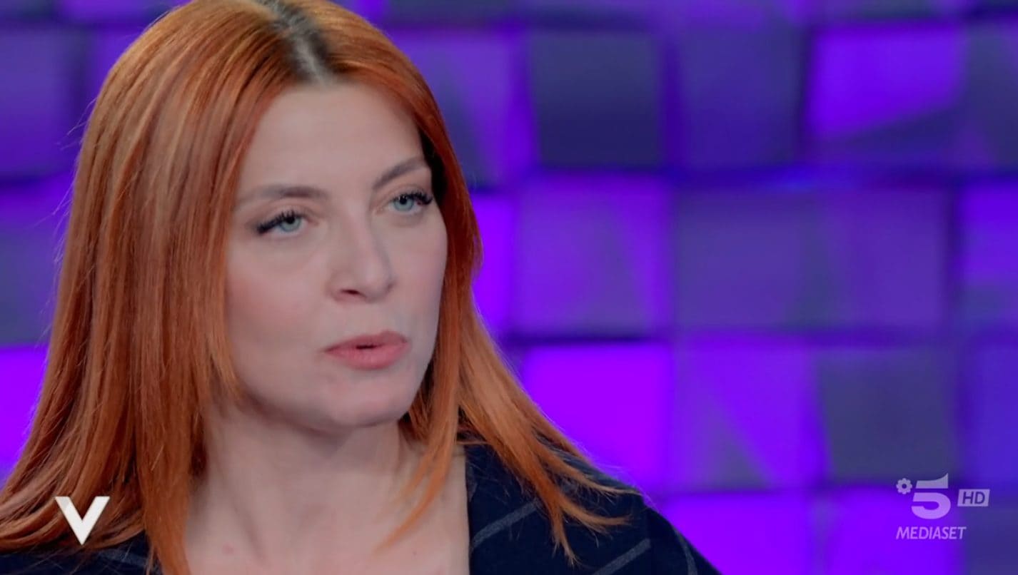 Noemi: "Soffrivo di derealizzazione, avevo paura di chiedere aiuto. Ci ho messo anni per mandare via il panico"