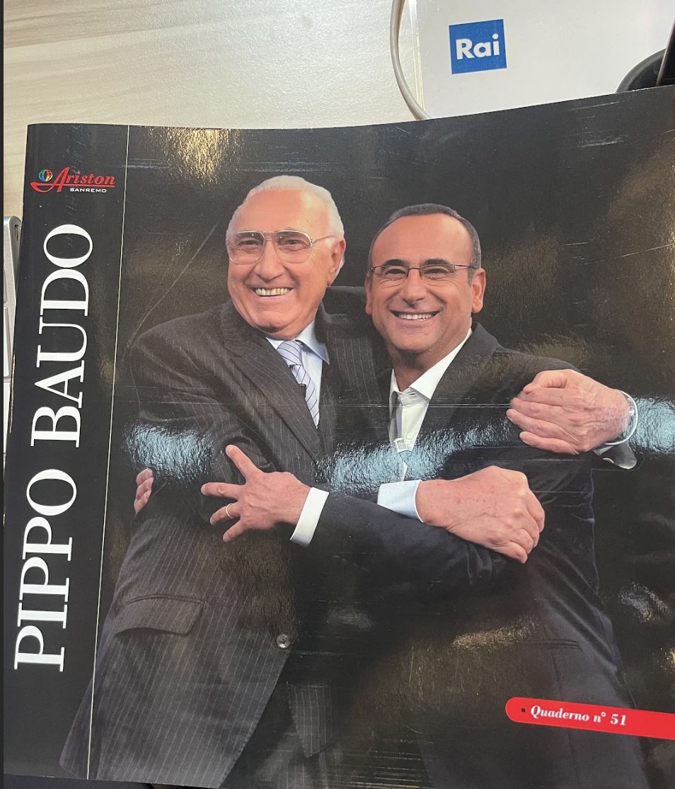 Carlo Conti e Pippo Baudo, foto da sala stampa Sanremo 2026