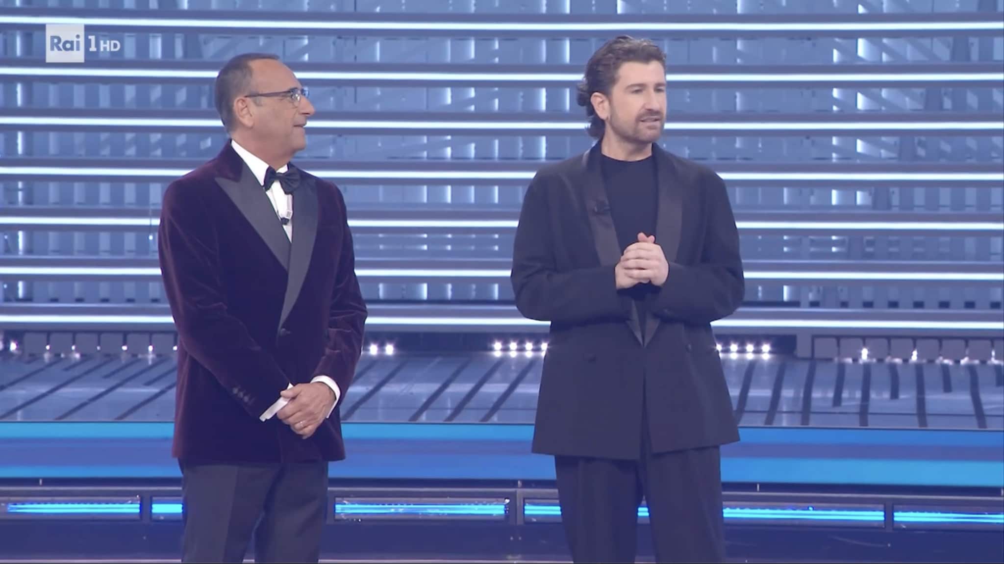 Sanremo in diretta: scaletta duetti e cover, attesi Bianca Balti e Alessandro Siani, chi vince la quarta serata