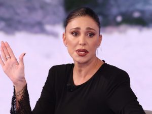 Belén Rodriguez interrompe bruscamente un’intervista: “Non devo dimostrare nulla, lavoro in TV da vent’anni”