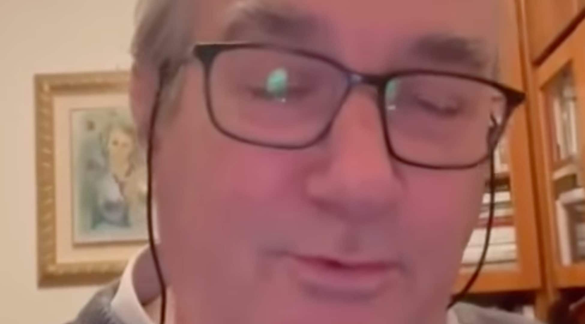 Riattivato il profilo dell'avvocato di Corona: non era censura ma "crisi virale" dei contenuti