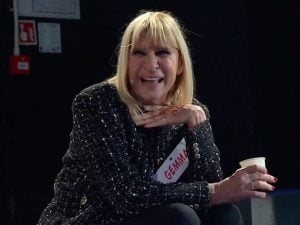 La crisi di Gemma Galgani nello studio di Uomini e Donne: piange, sbatte i piedi e poi si sente male